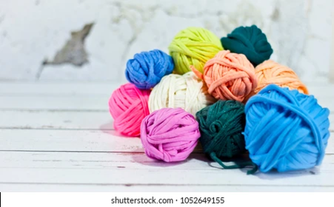 T-shirt Yarn & Finger Weaving